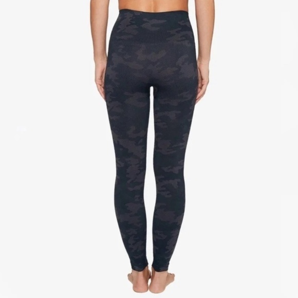 SPANX Black‎ Camo Seamless Leggings for Women Tummy Control - Picture 4 of 8